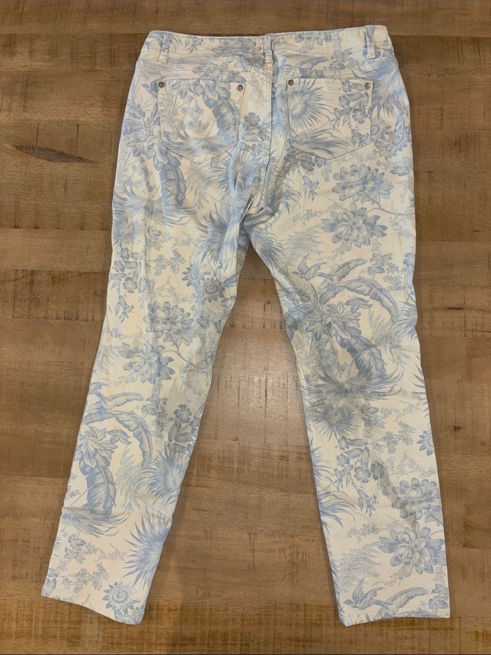 J. Jill Denim Authentic Fit Slim Ankle Blue and Cream Floral Jeans Pants Size 12 - Picture 5 of 6